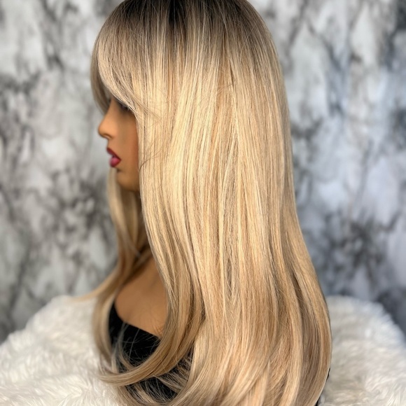 24 Inch Straight Blonde Layered hair Wig With Curtain Bangs Dark Roots - Picture 4 of 12